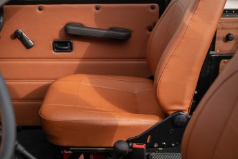 2B-033-Convertible-Mercedes-250GD-ObsidianBlack-076315