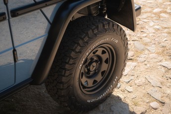 2B-045-Convertible-Mercedes-GWagen-GulfBlue-079886