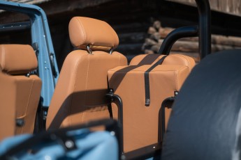 2B-055-Convertible-Mercedes-GWagen-GulfBlue-079886