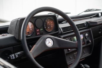 2D-007-Convertible-Mercedes-250GD-ObsidianBlack-076315