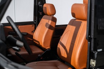 2D-010-Convertible-Mercedes-250GD-ObsidianBlack-076315