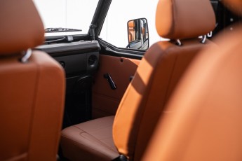 2D-012-Convertible-Mercedes-250GD-ObsidianBlack-076315