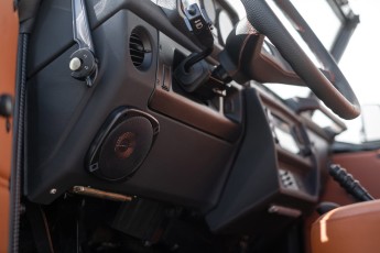 2D-015-Convertible-Mercedes-250GD-ObsidianBlack-076315