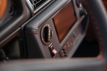 2D-017-Convertible-Mercedes-250GD-ObsidianBlack-076315