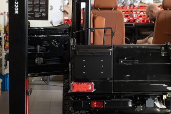 3-001-Convertible-Mercedes-250GD-ObsidianBlack-076315 kopia