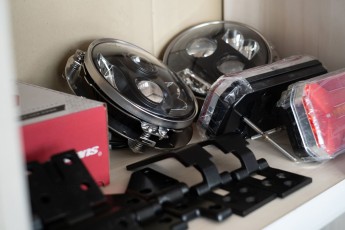 3-003-Convertible-Mercedes-250GD-ObsidianBlack-076315