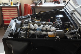 3-005-Convertible-Mercedes-250GD-ObsidianBlack-076315