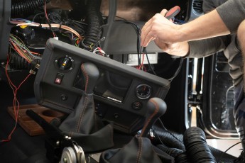 3-006-Convertible-Mercedes-250GD-ObsidianBlack-076315