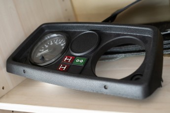 3-007-Convertible-Mercedes-250GD-ObsidianBlack-076315