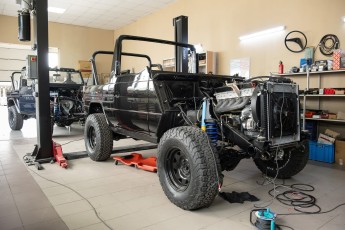 3-017-Convertible-Mercedes-250GD-ObsidianBlack-076315