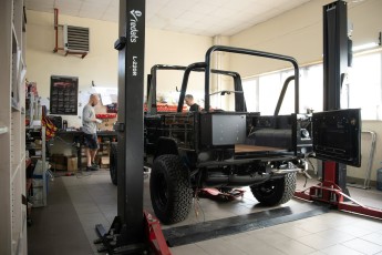 3-019-Convertible-Mercedes-250GD-ObsidianBlack-076315