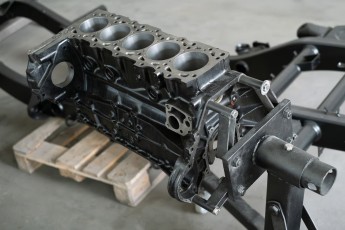 3-047-Convertible-Mercedes-250GD-ObsidianBlack-076315