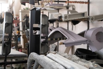 3-051-Convertible-Mercedes-250GD-ObsidianBlack-076315