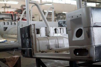 3-055-Convertible-Mercedes-250GD-ObsidianBlack-076315