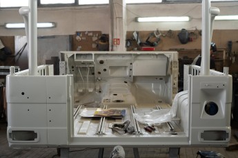 3-056-Convertible-Mercedes-250GD-ObsidianBlack-076315