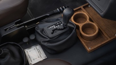 1-007-Custom-Mercedes-GWagon-MojaveSilver-080462