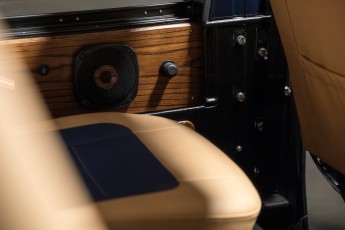 2A-025-Vintage-Mercedes-GWagon-MidnightBlue-080489