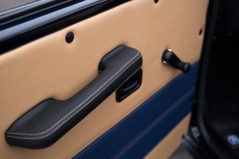 2B-069-Vintage-Mercedes-GWagon-MidnightBlue-080489