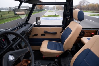 2B-074-Vintage-Mercedes-GWagon-MidnightBlue-080489