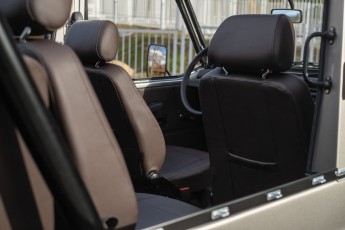 2B-075-Custom-Mercedes-GWagon-MojaveSilver-080462