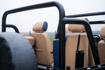 2B-087-Vintage-Mercedes-GWagon-MidnightBlue-080489