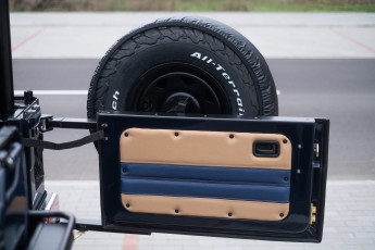 2B-089-Vintage-Mercedes-GWagon-MidnightBlue-080489