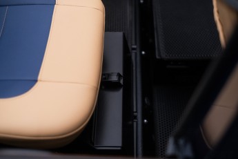 2B-093-Vintage-Mercedes-GWagon-MidnightBlue-080489