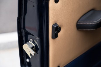 2B-097-Vintage-Mercedes-GWagon-MidnightBlue-080489