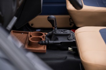 2B-098-Vintage-Mercedes-GWagon-MidnightBlue-080489