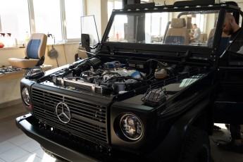 3-003-Vintage-Mercedes-GWagon-MidnightBlue-080489