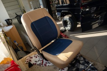 3-004-Vintage-Mercedes-GWagon-MidnightBlue-080489