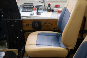 3-007-Vintage-Mercedes-GWagon-MidnightBlue-080489