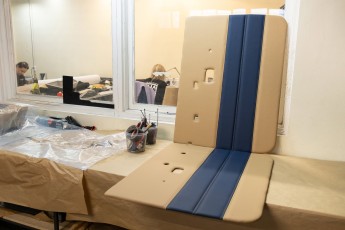 3-013-Vintage-Mercedes-GWagon-MidnightBlue-080489