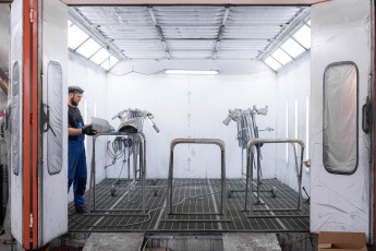 3-034-Custom-Mercedes-GWagon-MojaveSilver-080462