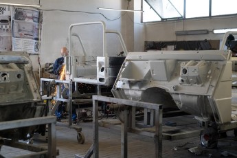 3-044-Vintage-Mercedes-GWagon-MidnightBlue-080489