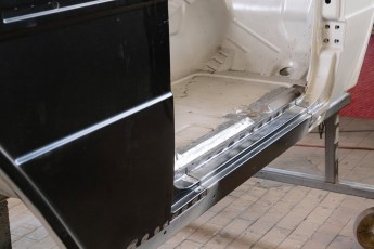 3-046-Vintage-Mercedes-GWagon-MidnightBlue-080489