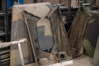 3-073-Custom-Mercedes-GWagon-MojaveSilver-080462