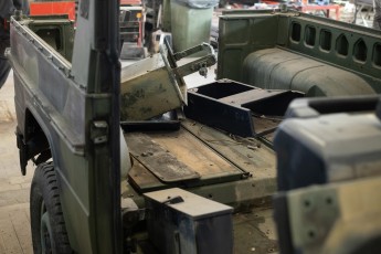 3-075-Custom-Mercedes-GWagon-MojaveSilver-080462