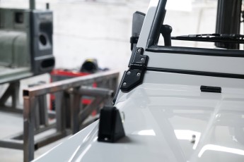 2A-014-Convertible-Mercedes-250GD-Chalk-082098