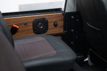 2A-041-Convertible-Mercedes-250GD-Chalk-082098