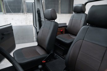 2A-049-Convertible-Mercedes-250GD-Chalk-082098