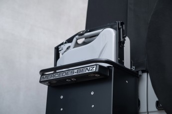 2B-016-Convertible-Mercedes-250GD-Chalk-082098