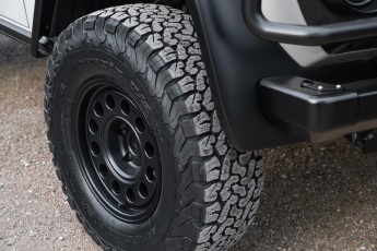 2B-027-Convertible-Mercedes-250GD-Chalk-082098