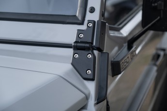 2B-034-Convertible-Mercedes-250GD-Chalk-082098