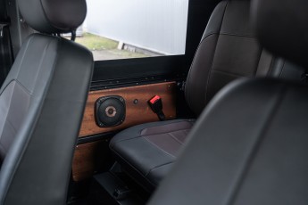 2B-042-Convertible-Mercedes-250GD-Chalk-082098