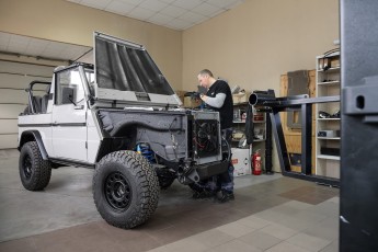 3-001-Convertible-Mercedes-250GD-Chalk-082098