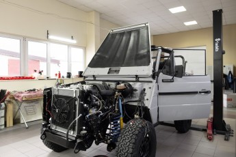 3-006-Convertible-Mercedes-250GD-Chalk-082098