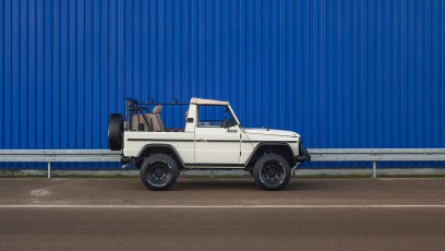 1-002-Custom-Mercedes-GWagon-White(031)-077676