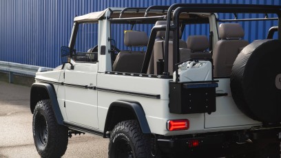 1-003-Custom-Mercedes-GWagon-White(031)-077676