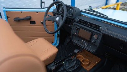 1-004-Convertible-Mercedes-GWagen-GulfBlue-088653